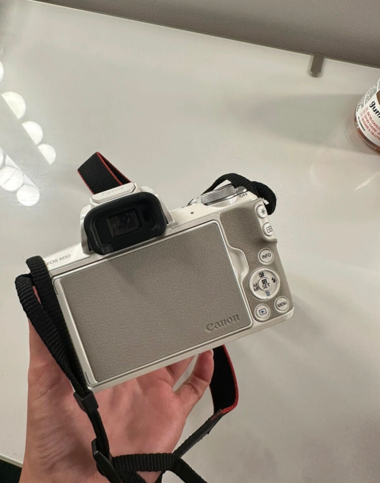 CANON M50 - White - Nova