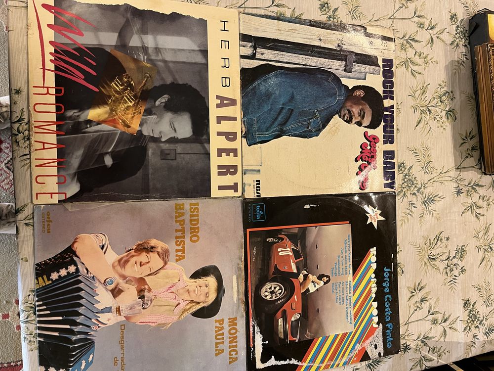 Discos de vinil cada 4 vendo 1€