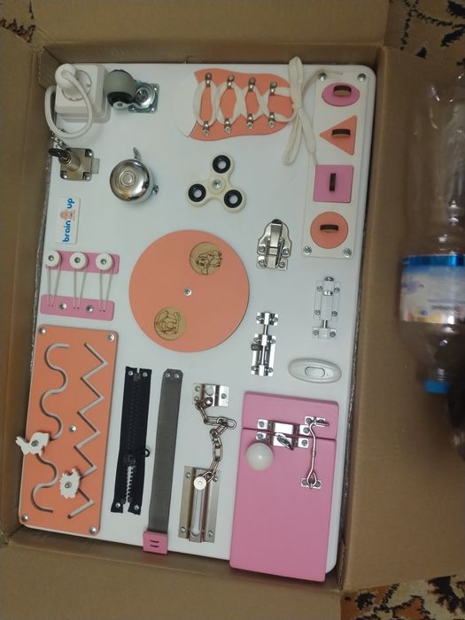 Развивающая бизиборд-доска для детей 60х40 Brain UP 18 Элементов