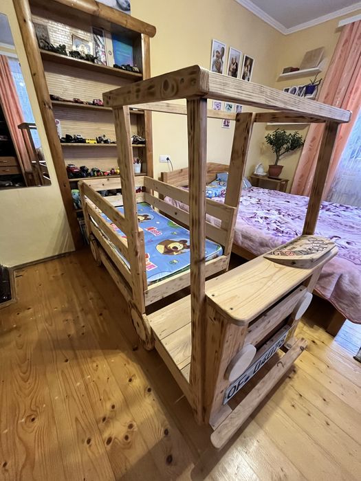 Ліжко дитяче машинка