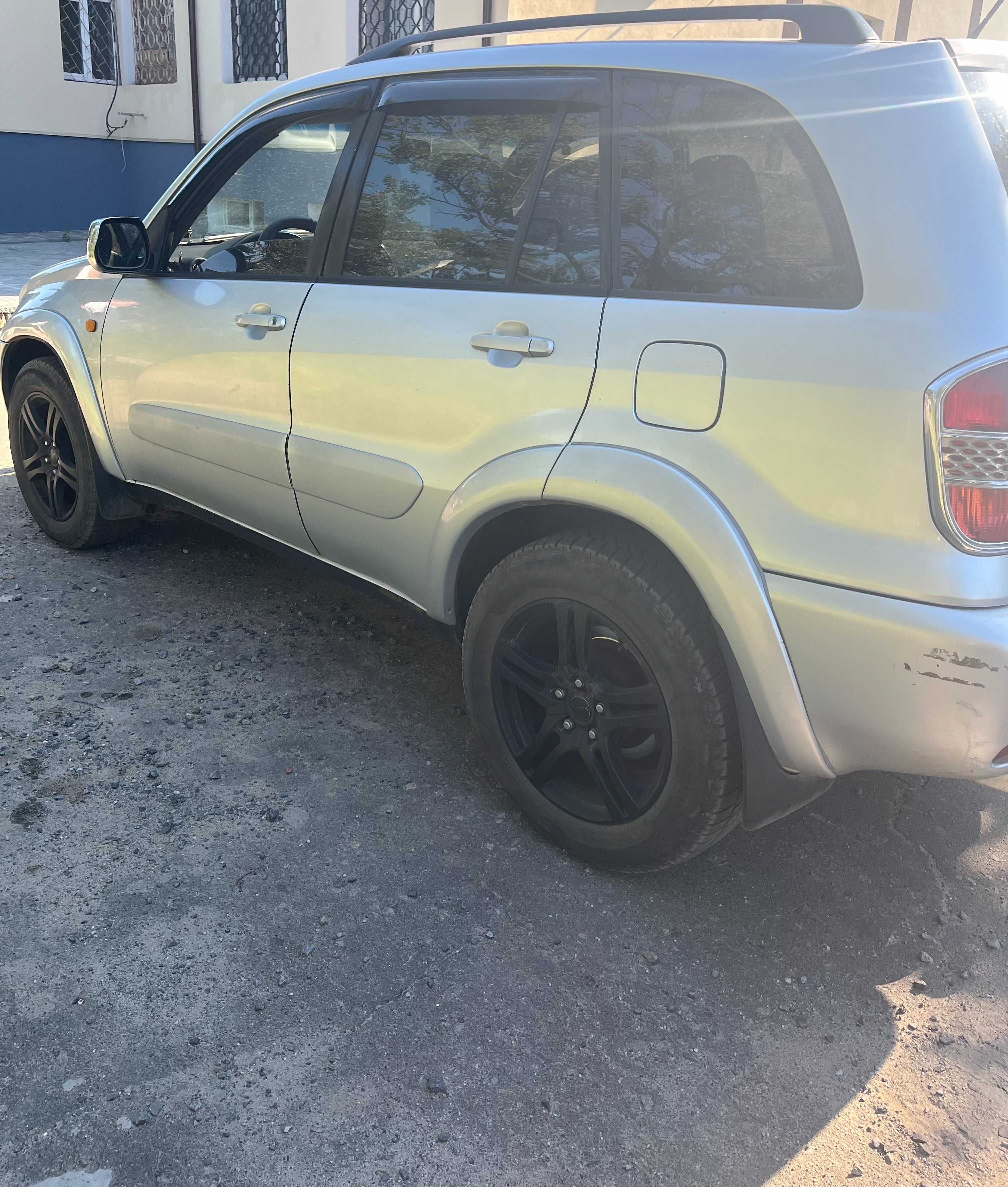 Продаж  TOYOTA RAV-4 2000 року