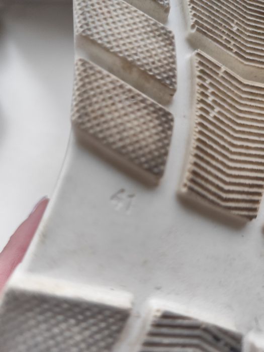 Кросівки жіночі 41 розмір