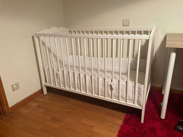 Berço IKEA SMÅGÖRA + Protetor + Lençóis