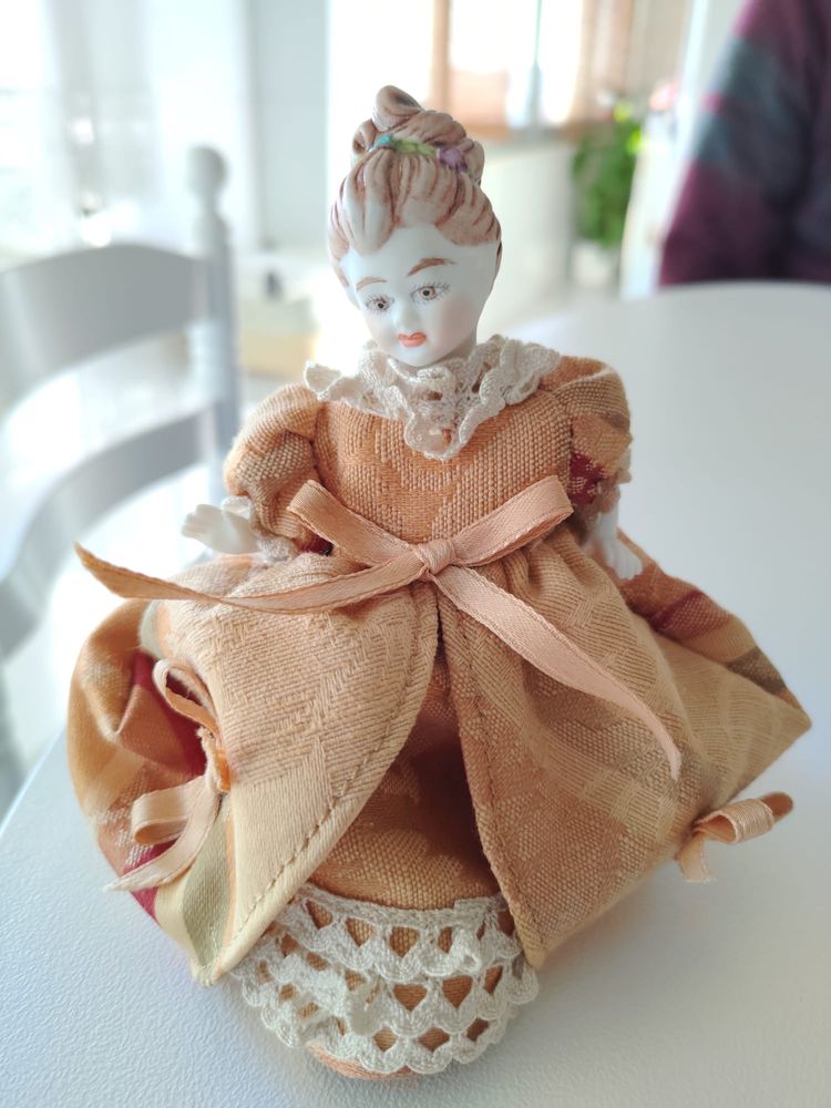 Boneca nova de porcelana dama antiga