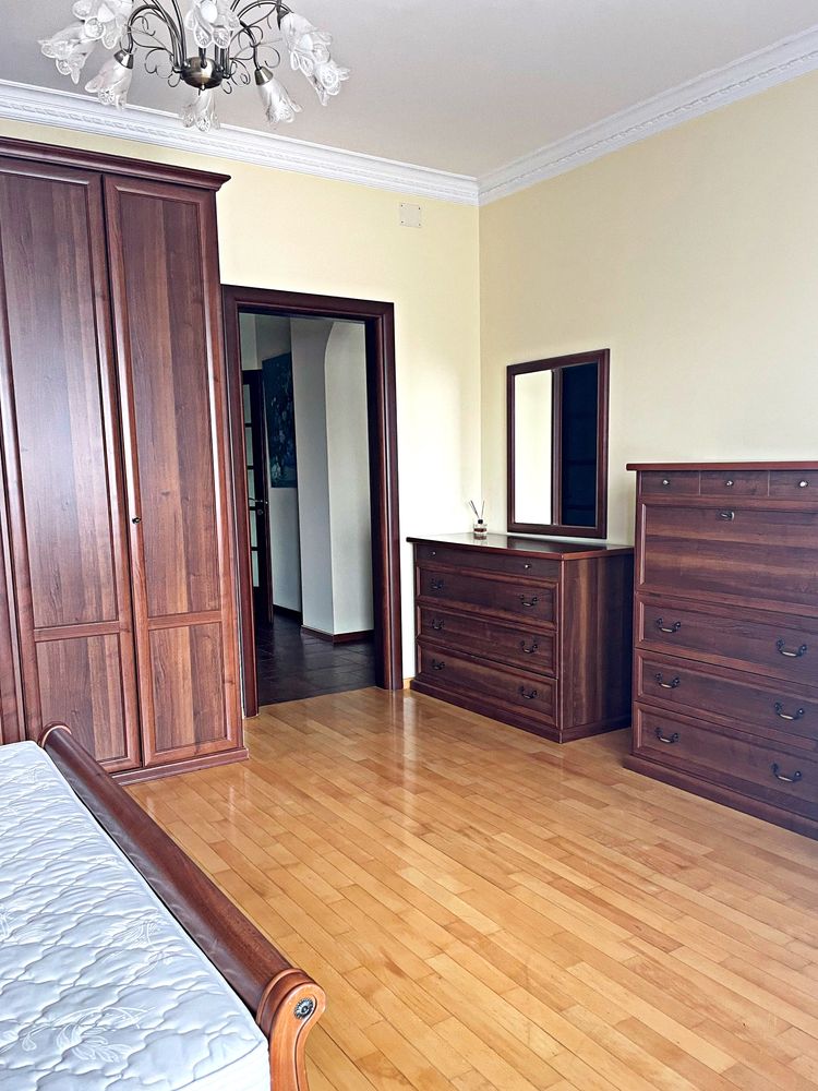 Чотирикімнатна квартира в Одесі