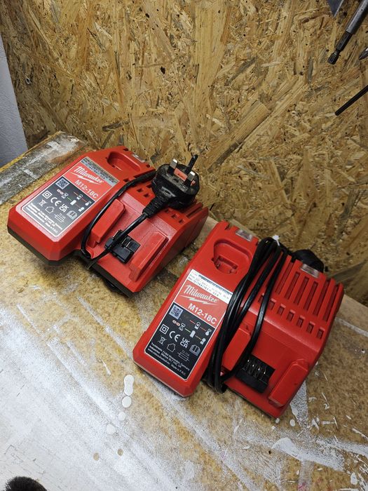 Ladowarka Milwaukee M12-18c