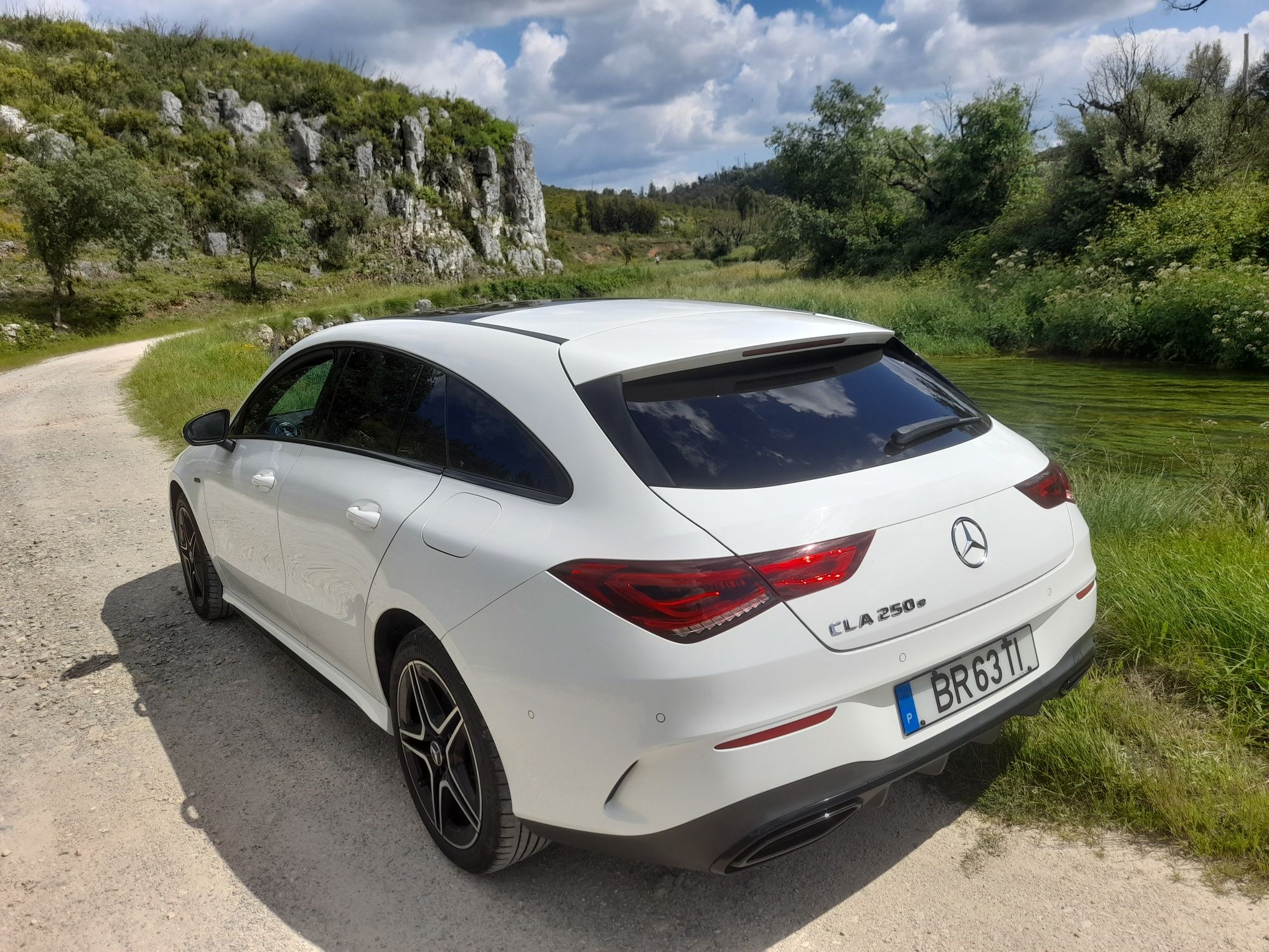 Mercedes CLA 250 E plug-in-hybrid EQ power AMG  66 000 kms pack night