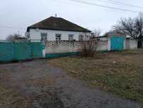Продам дом в центре Андреевки