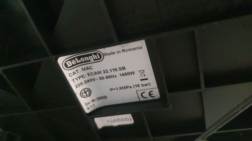 Ekspres ciśnieniowy do kawy DeLonghi Magnifica