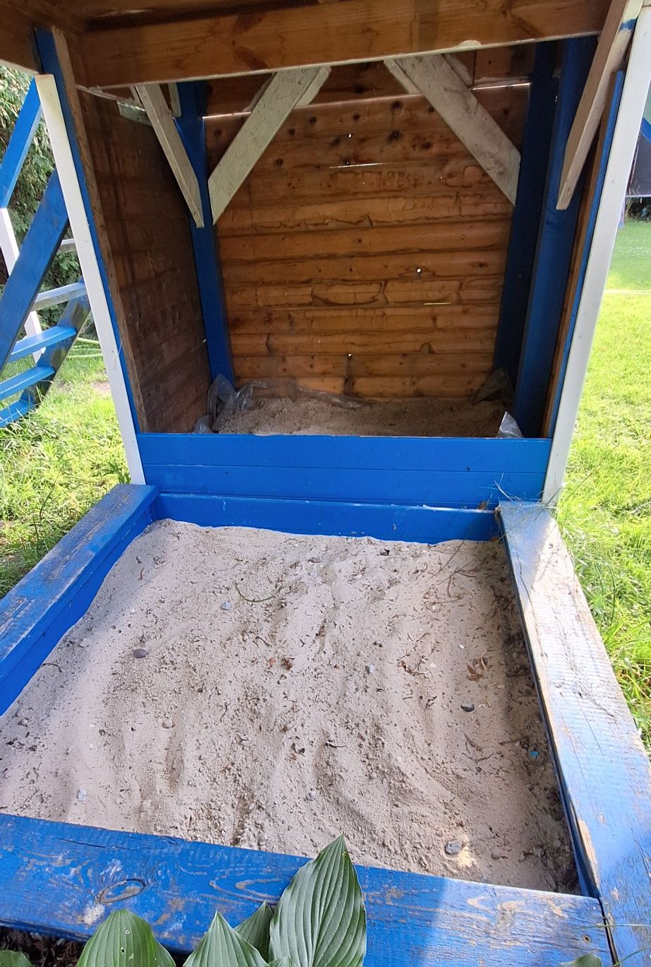 Domek drewniany dla dzieci ze ślizgiem, piaskownicą, schowkiem