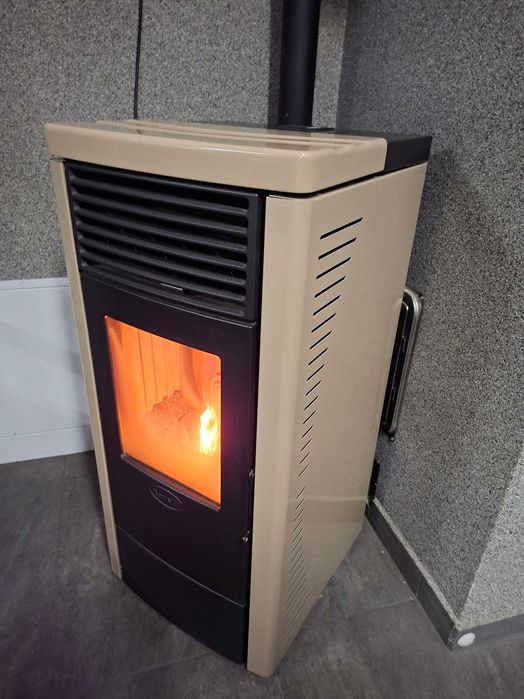 Piecyk, kominek na pellet Ravelli R70