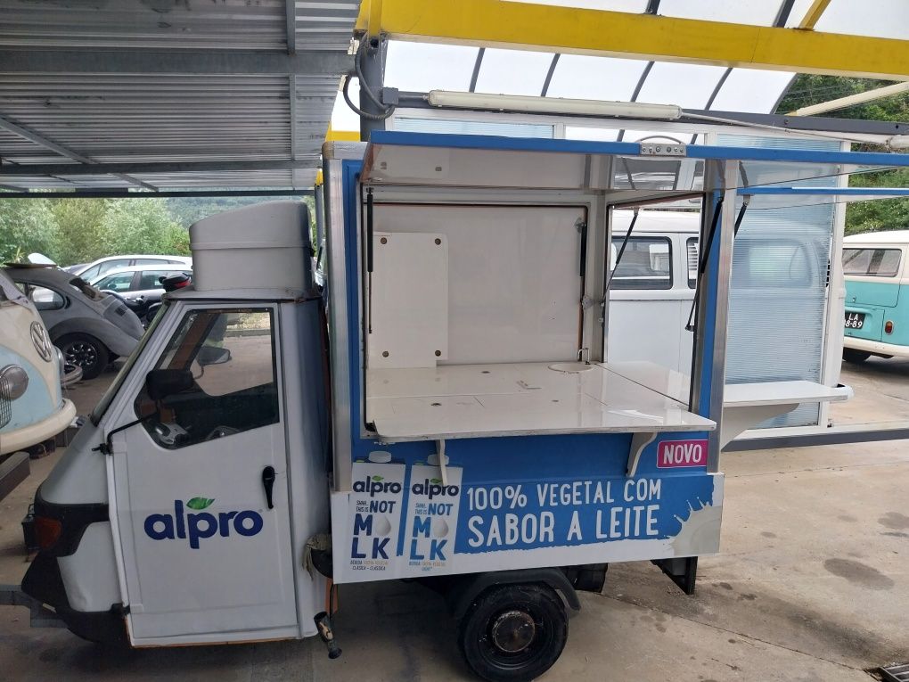 Ape 50 food truck