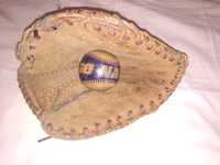 Перчатка-ловушка мяч для бейсбола ВАТОS. Б/У. Кожа.
