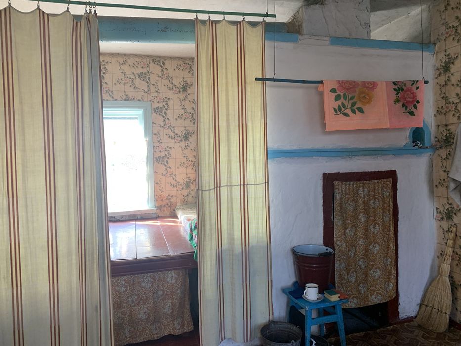 Будинок з ділянкою