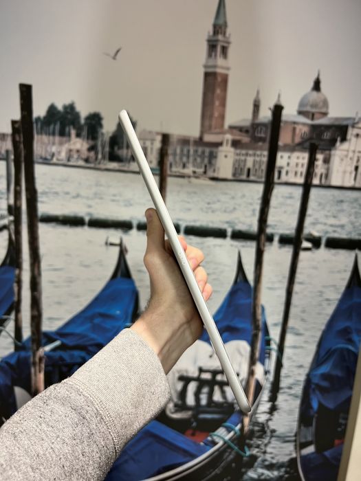 планшет Apple iPad 8 покоління 128gb 2020 10.2 Silver з гарантією