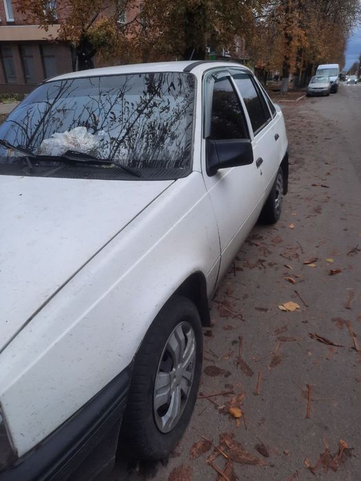 Продам Opel кадет 1990 год мотор 1.6 газ бензин