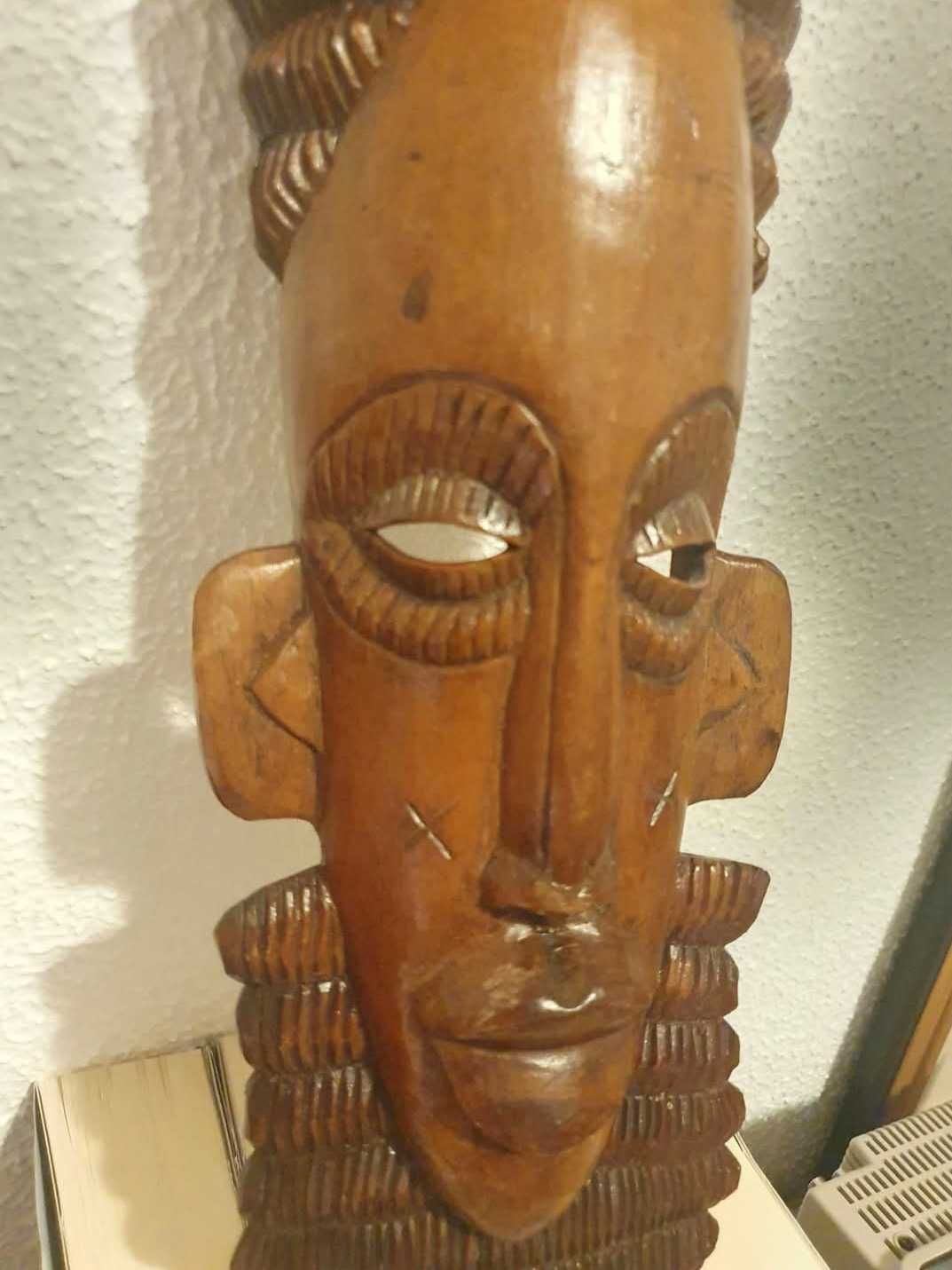 Conjunto de máscaras madeira África antigas