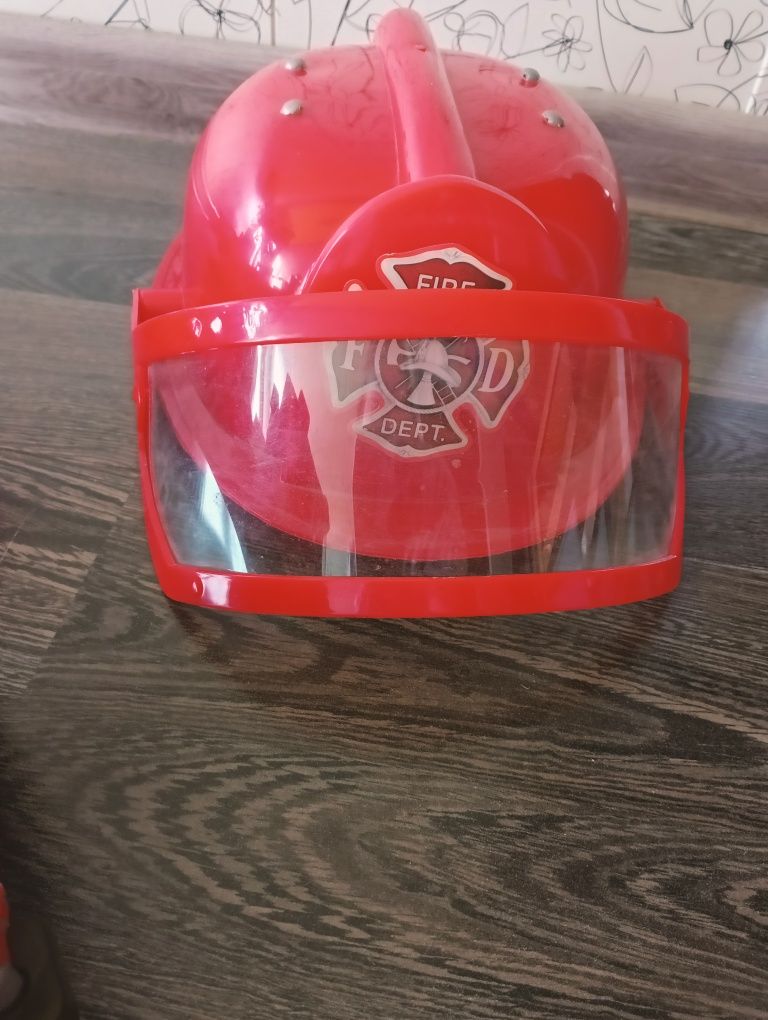 Wóz ratunkowy + kask