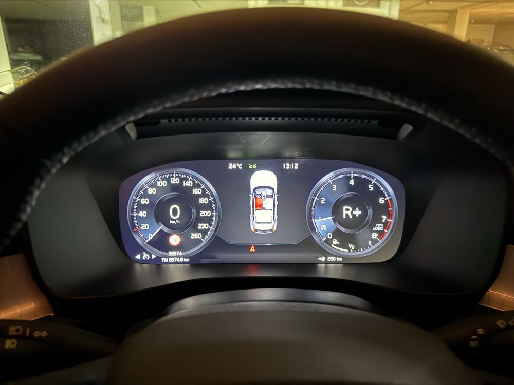 Volvo XC 40 T2 de 2022 com 39000 kms