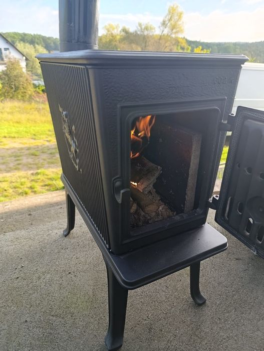 Jotul 602 piec żeliwny kominek koza