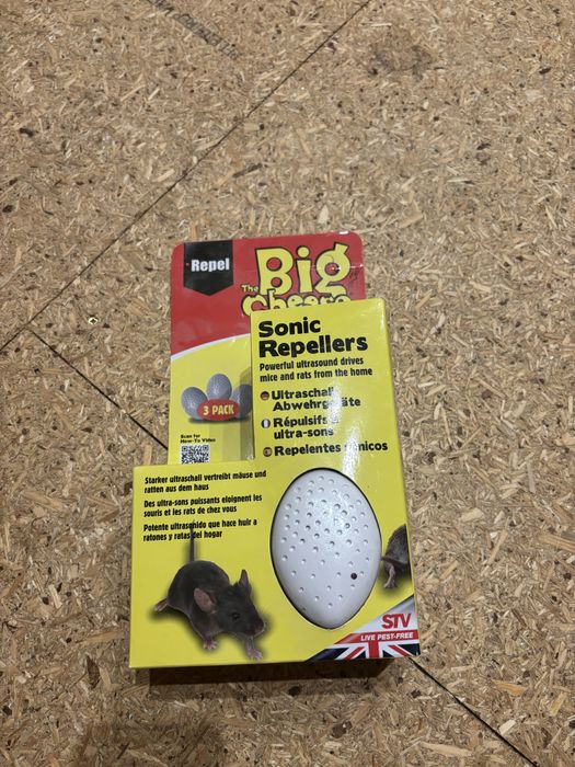 Ultradzwiękowy odstraszacz myszy i szczurów.