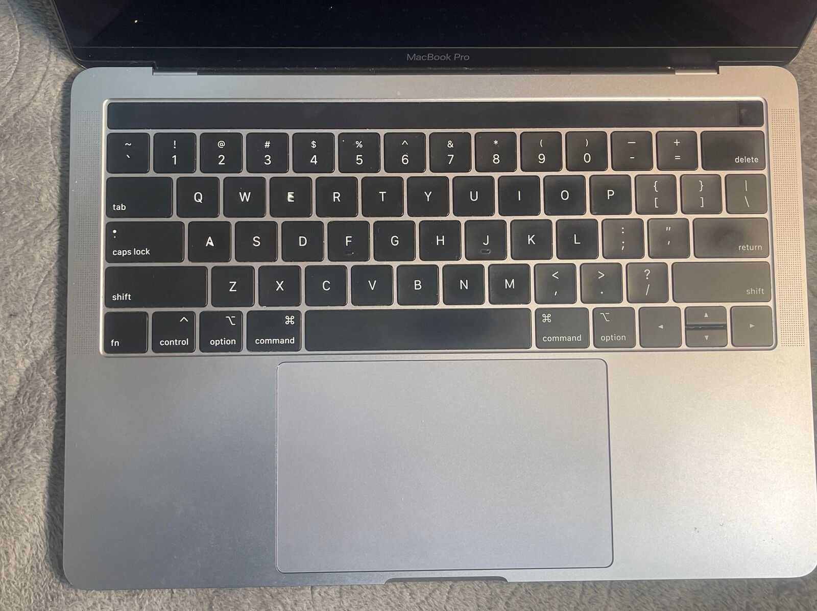 Macbook Pro 2019 touchbar (i5)