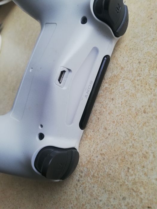 Контроллер DualShock 4.