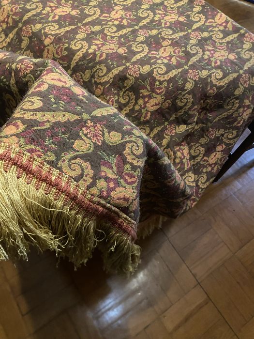 Toalha oval antiga .