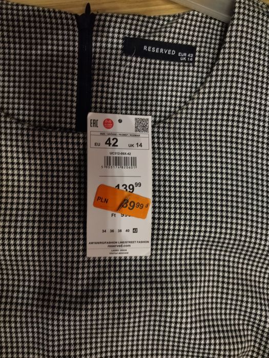 Sukienka damska Reeserved