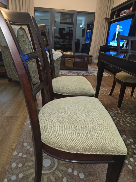 Mesa sala de jantar extensiva com 6 cadeiras