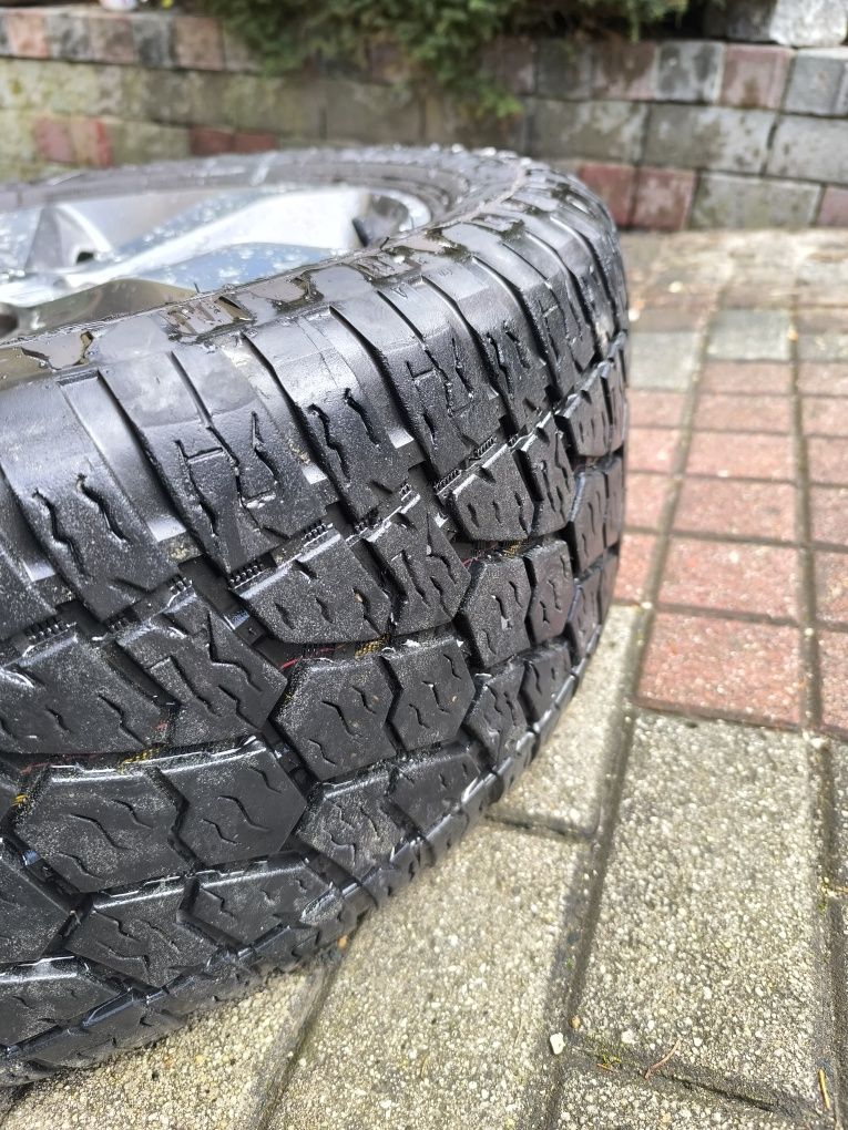 Jeep Grand Cherokee WK2 felgi + opony caloroczne