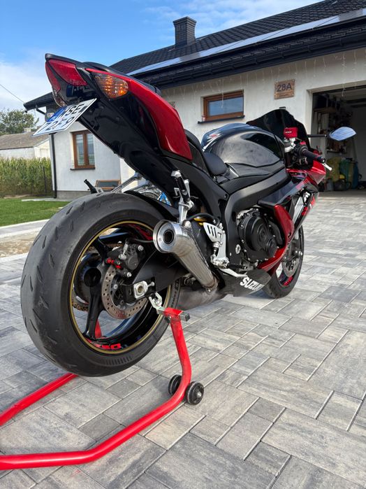 Suzuki GSX-R 750K8