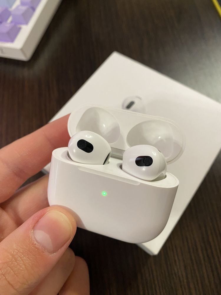 Оригінальні навушники Apple AirPods 3