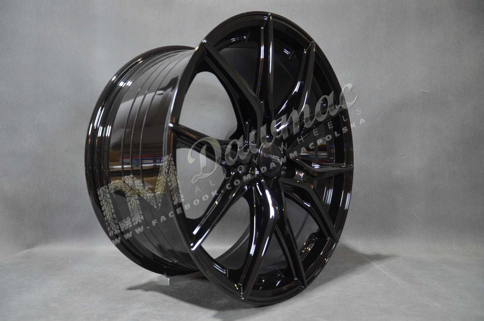 Felgi DM32 18" 9J ET35 5x112 Gloss Black