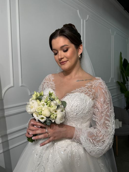 Продам весільну сукню не вінчана , одягалась тільки на розпис, L Xl