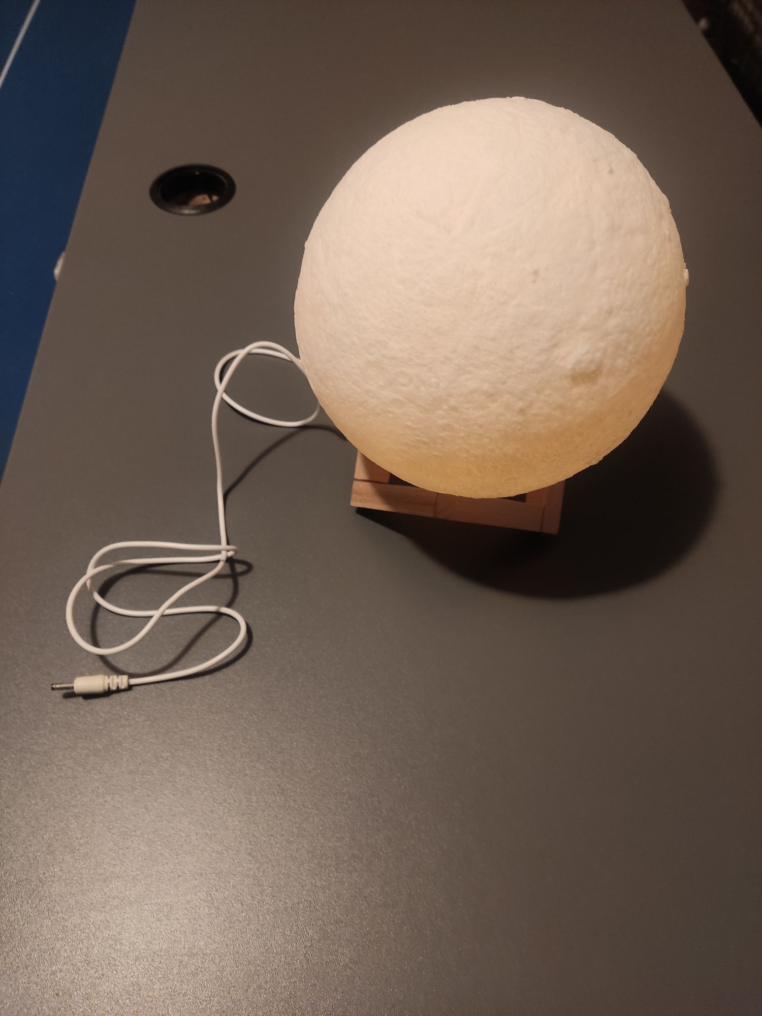Księżyc kula biała lampa dwa kolory światła do ładowania btb