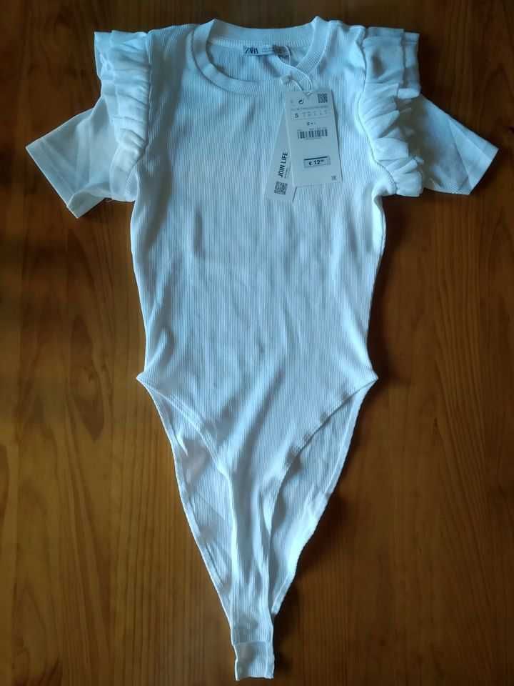 (NOVO, PORTES GRÁTIS) ZARA - Body Branco com Folhos (Com Etiqueta)