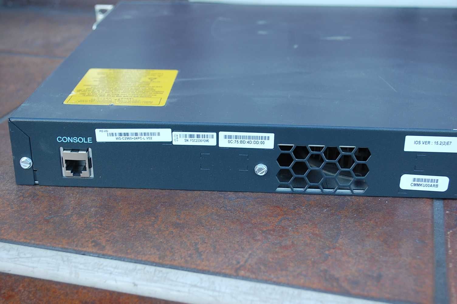 Switch CISCO WS-C2960+24PC-L