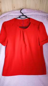 Червона блуза з коротким рукавом