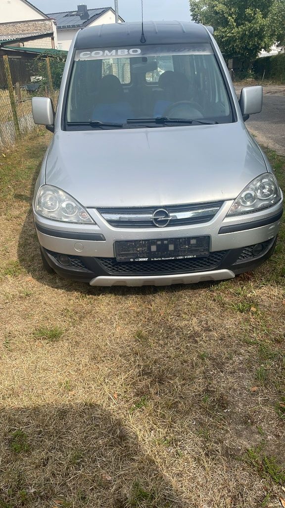 Opel combo Trump 2009 automat,klima.