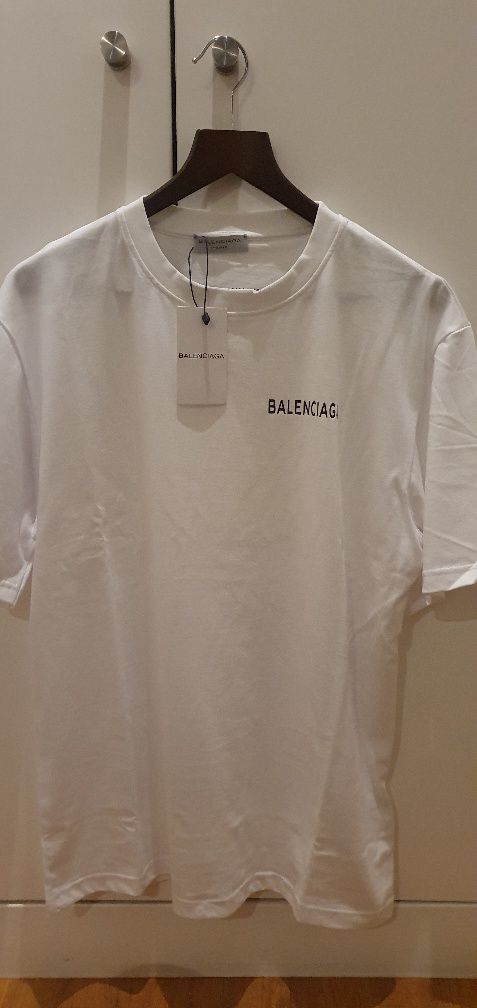 Tshirt Balenciaga nova