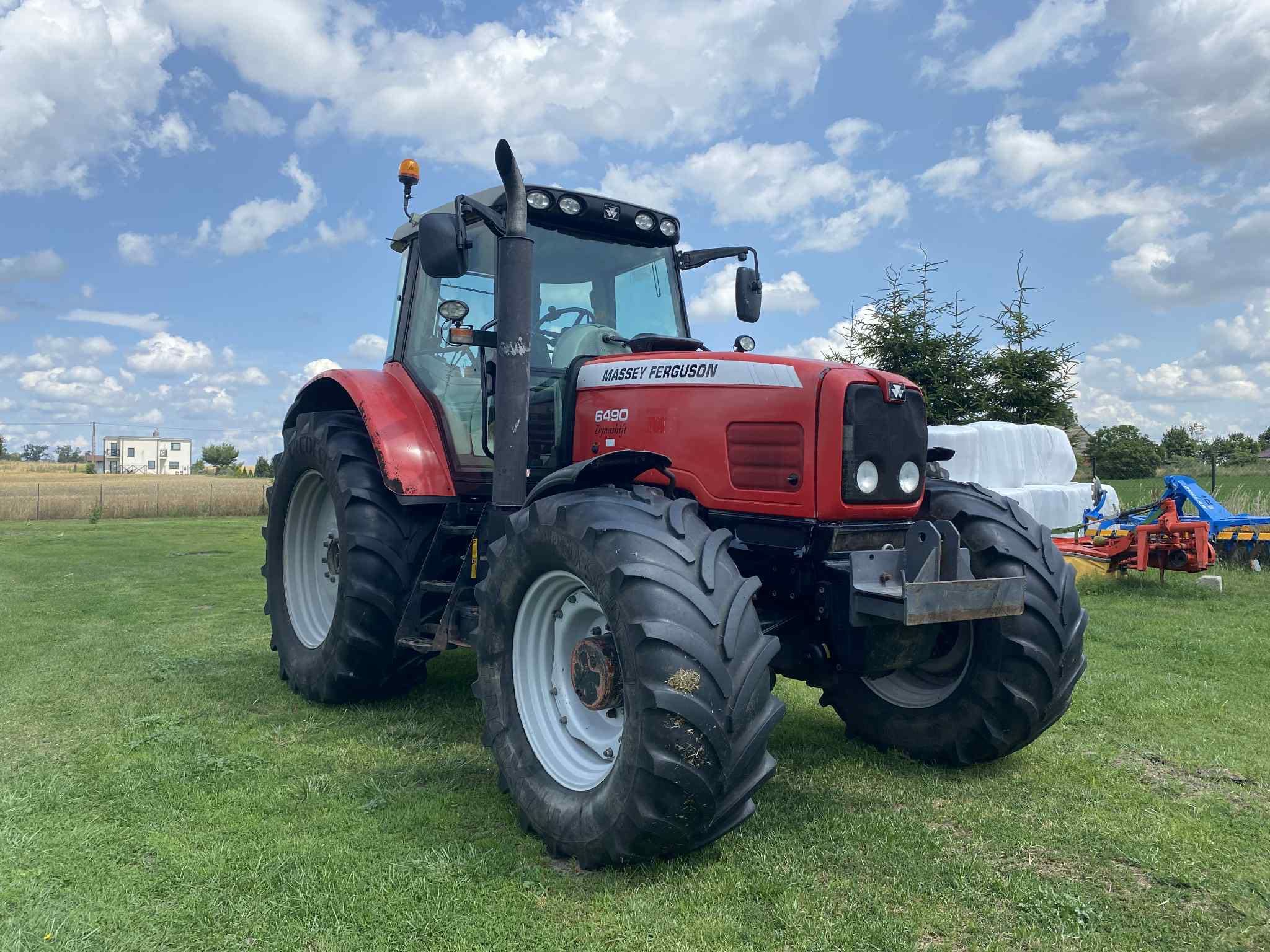 Ciągnik Massey Ferguson 6490