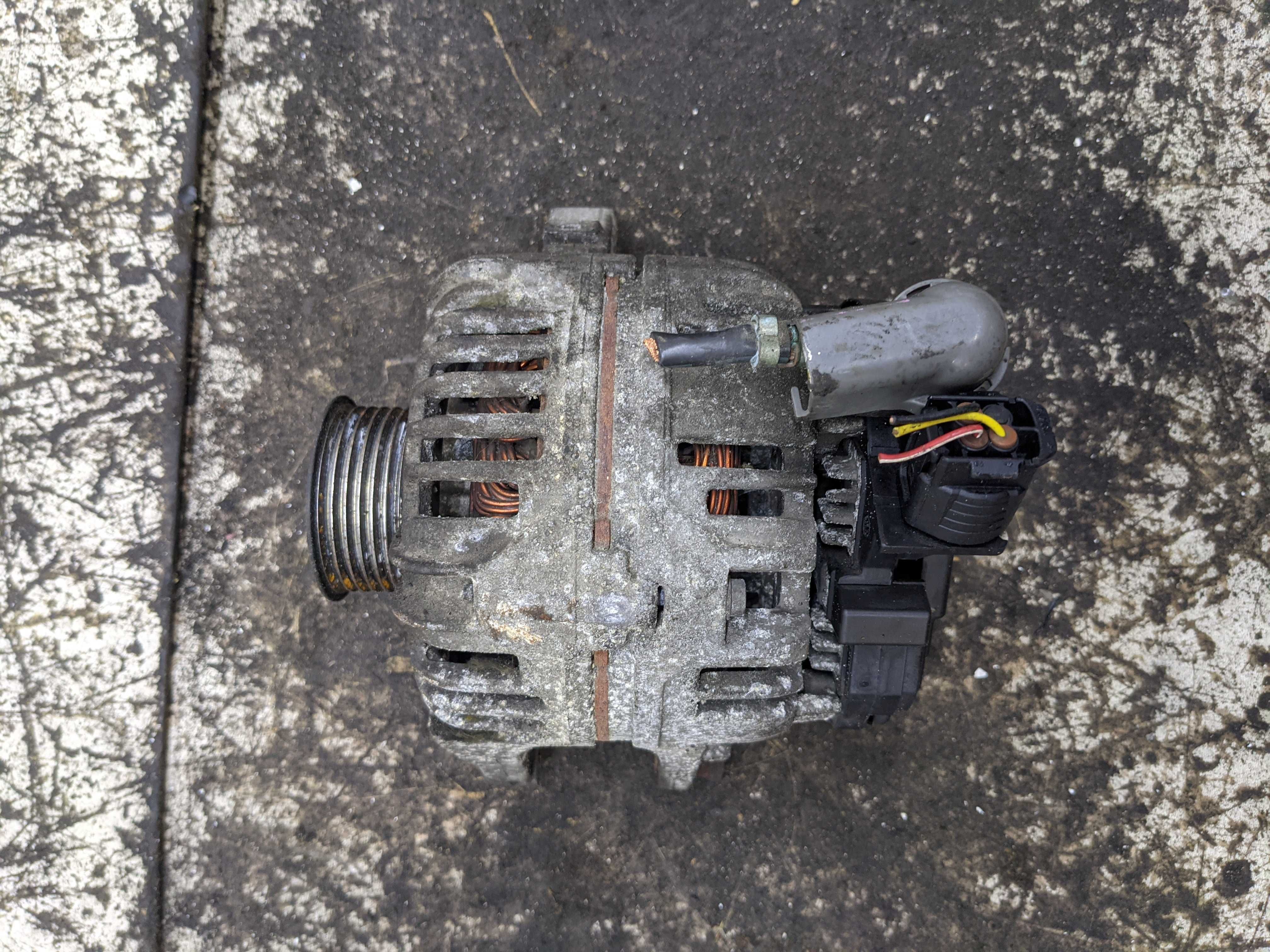 Toyota Avensis II 2 T25 Corolla 1.8 16V VVTI Alternator