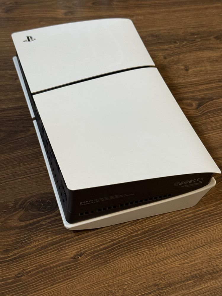 Ps 5 на 1 TB + 3 игры , состояние идеал