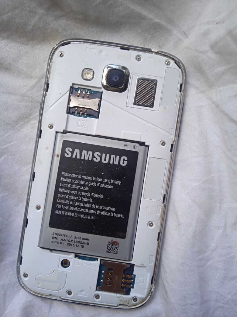 Телефон мобильный Samsung Galaxy i9082 смартфон