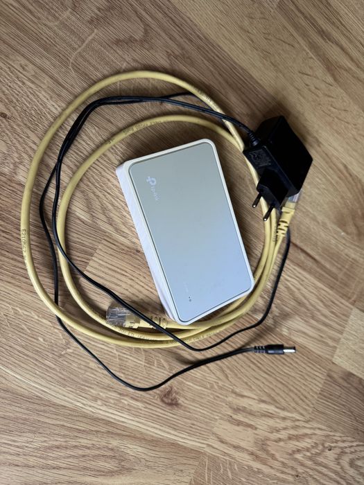 Комутатор, свіч Tp-Link TL-SF1008D