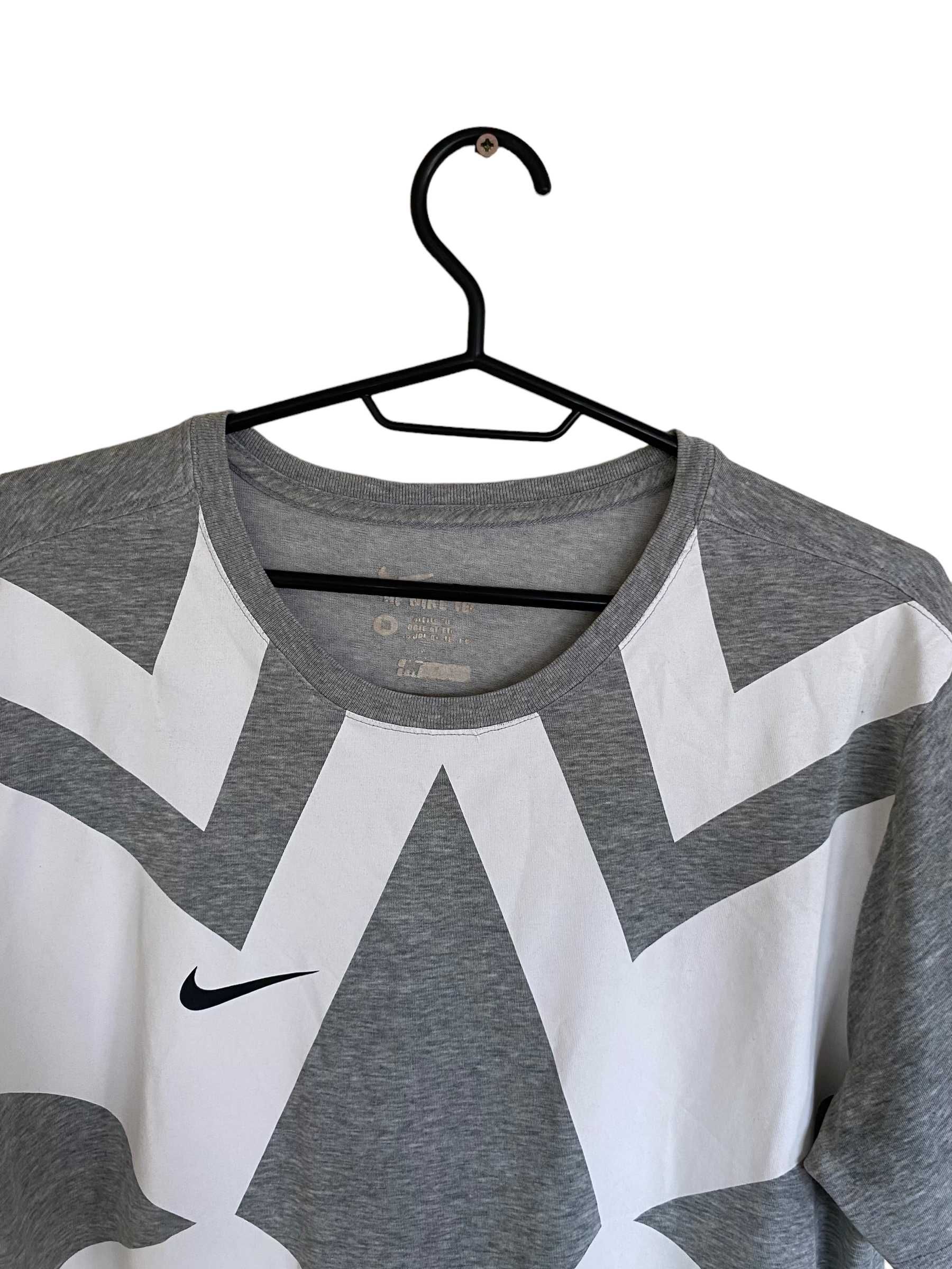 Nike fullprint t-shirt, rozmiar M, stan bardzo dobry