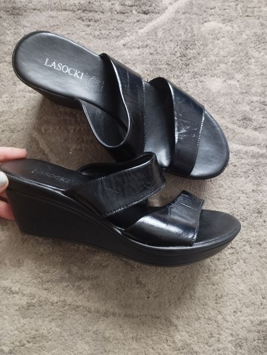 Damskie klapki Lasocki
