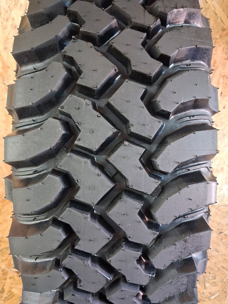 Opony terenowe 235 75 R15 Dakar