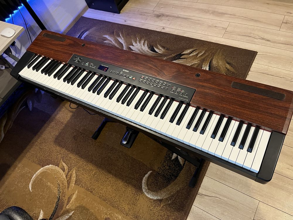 Yamaha P120 + futerał